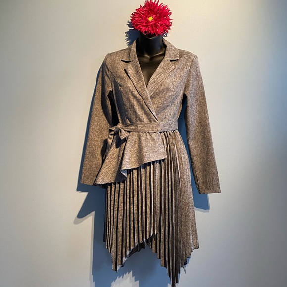 HOST PICK💥NWOT No brand name Unique wrap dress - Picture 1 of 6